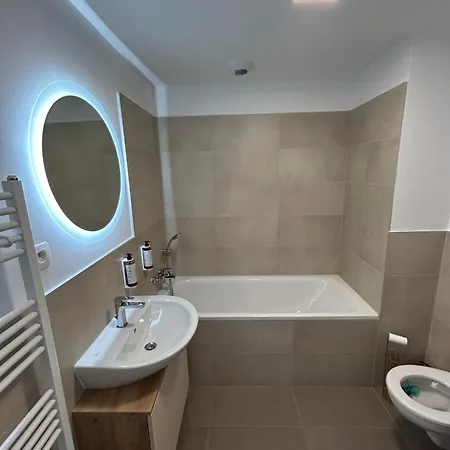 Apartamento Airport Apartment With Parking