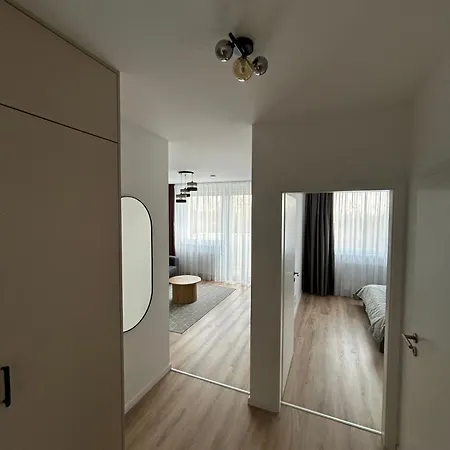 Apartment Airport With Parking