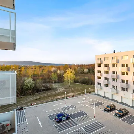 Airport Apartment With Parking Apartamento