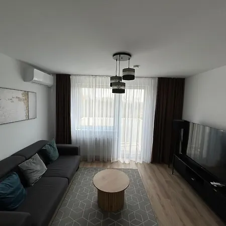 Airport With Own Parking Apartment